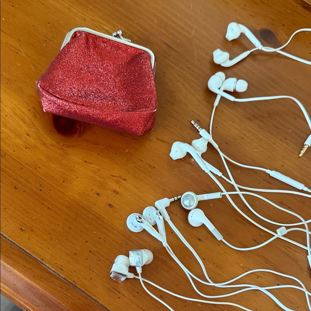Samsung White Earbud Headphones